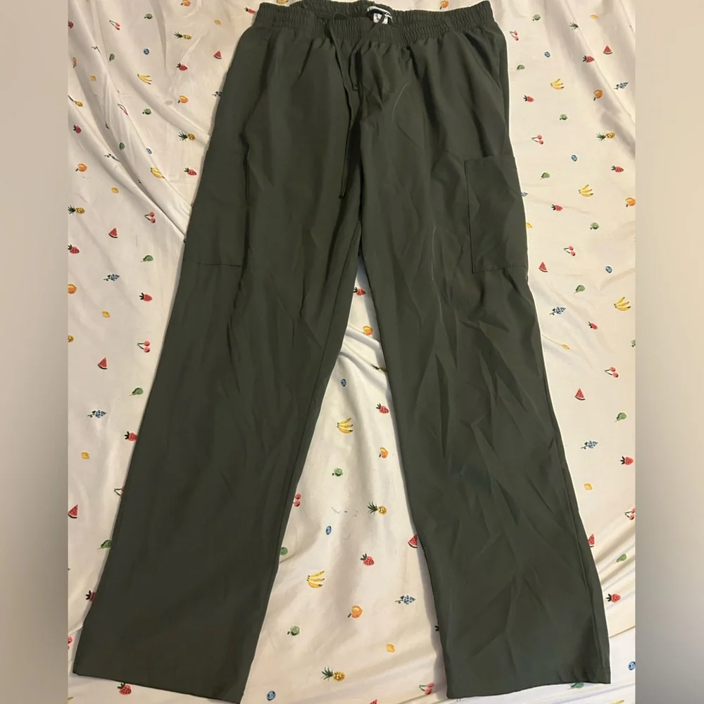 Colorful Scrub Set - Picture 11 of 11